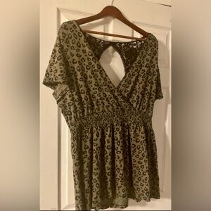Torrid Size 4 Green and Black Leopard Shirt